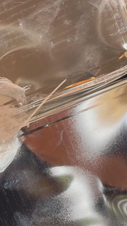 كاجو محمص بالقشرة – نكهة طبيعية ومُتعة القرمشة
استمتع بتجربة فريدة من نوعها مع الكاجو المحمّص بالقشرة، المحمّص على الطريقة التقليدية ليحافظ على نكهته الأصيلة وقيمته الغذائية.
قشرته الرقيقة تمنحه طابعًا مميزًا وقرمشة لذيذة في كل لقمة، تجعل منه وجبة خفيفة